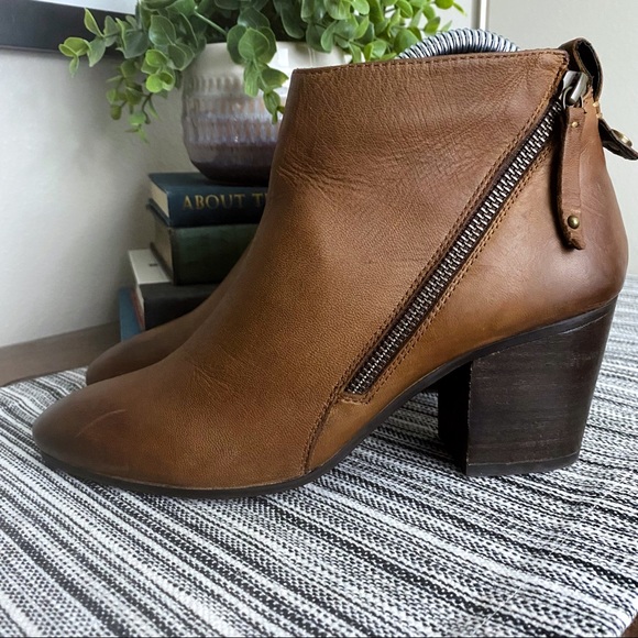 Steve Madden Shoes - Steve Madden / Jayden Cognac Bootie